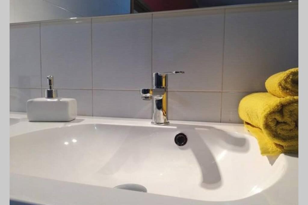 Big Relax Apartment With Swimming Pool And A Peaceful Garden In A Private Villa Sestu Bagian luar foto